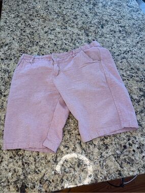 Men's Flat-Front Pink Seersucker Shorts